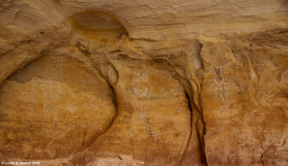 Anthropomorph pictographs on private property near Vernal, Utah