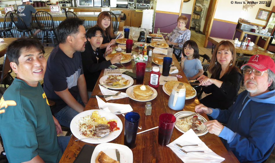 We had breakfast at the Ranch Hand with our guests from Japan